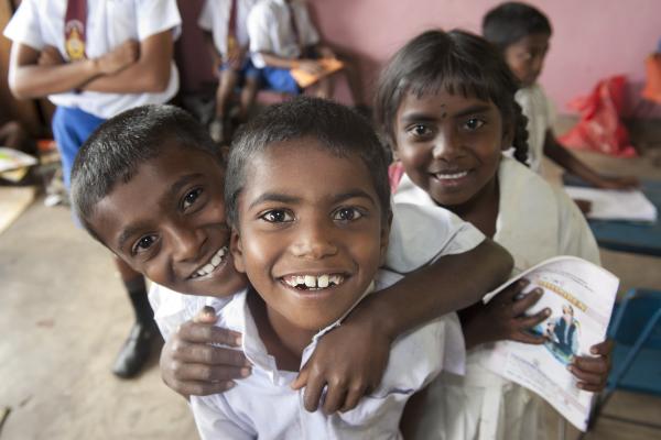 வறுமையின் பிடியில் இலங்கை - கருத்துக்கணிப்பில் தகவல் | Srilanka Grip Poverty Insights Into The Survey