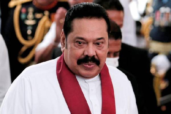 மகிந்த ராஜபக்சவிற்கு தொடரும் சிக்கல் : வழங்கப்பட்ட வாகனம் ஒப்படைப்பு | Mahinda Wijerama Mawattai Bungalow Problem