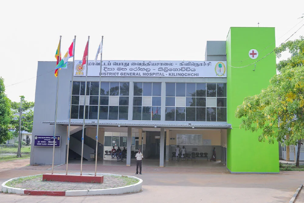 கிளிநொச்சியில் வெட்டுக்காயங்களுடன் கிடந்த இளைஞர்கள் ; வசமாக பிடிபட்ட மூவர் | Youth Found Hacked With Injuries In Kilinochchi கிளிநொச்சியில் வெட்டுக்காயங்களுடன் கிடந்த இளைஞர்கள் ; வசமாக பிடிபட்ட மூவர் | Youth Found Hacked With Injuries In Kilinochchi