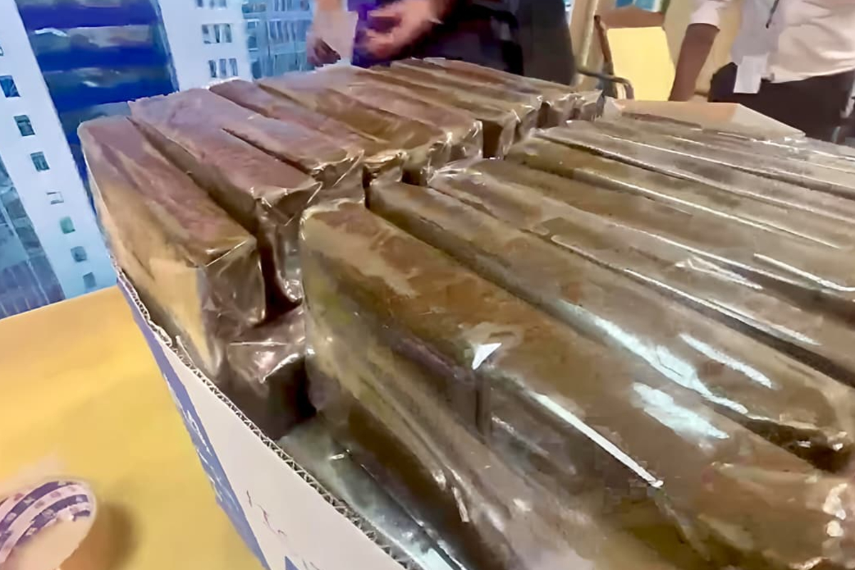 கட்டுநாயக்க விமான நிலையத்தில் சிக்கிய கனேடியப் பிரஜை | Kattunayake Airport Canadian Arrested கட்டுநாயக்க விமான நிலையத்தில் சிக்கிய கனேடியப் பிரஜை | Kattunayake Airport Canadian Arrested