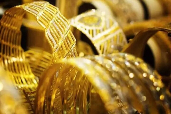 தங்க நகைகளுடன் சிக்கிய  பிக்கு! | Trapped With Gold Jewelry Munk