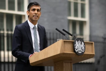 பிரித்தானியாவிற்குள் சட்டவிரோதமாக நுழைபவர்கள் தொடர்பில் பிரதமர் ரிஷி சுனக் அதிரடி அறிவிப்பு!