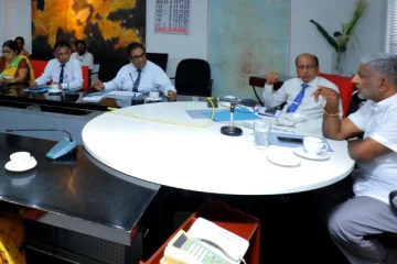 ஒதுக்கப்படும் பணத்திற்கேற்ப அபிவிருத்தித் திட்டங்களை முன்னகர்த்துங்கள் - பிரசன்ன ரணதுங்க