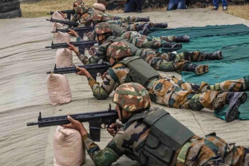 அமெரிக்காவிடமிருந்து ரூ.837 கோடிக்கு துப்பாக்கிகளை ஓர்டர் செய்த இந்தியா