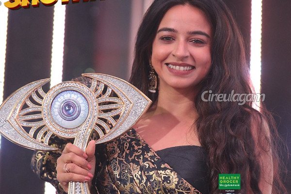 பிக் பாஸ் டைட்டில் ஜெயிக்க 30 லட்சம் செலவு செய்தாரா திவ்யா கணேஷ்? அவரே சொன்ன பதில் | Did Divya Ganesh Spent This For Bigg Boss 9 Pr