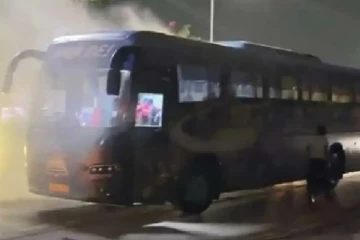 குஜராத் டைட்டன்ஸ் அணி பயணித்த பேருந்து தீ விபத்து.., உயிர்தப்பிய வீரர்கள்