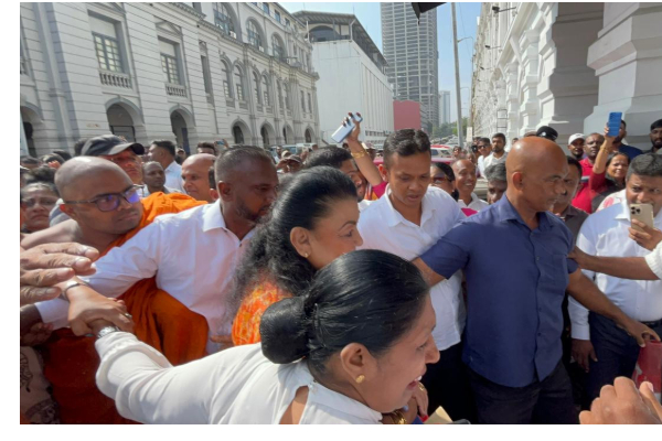 புலம்பெயர் தமிழர்களின் வாக்குறுதி நிறைவேற்றப்படுகிறது! மகிந்தவின் ஊடகப் பேச்சாளர் ஆவேசம் | Shiranthi Rajapaksa Summoned To Fcid Today