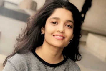 நடிகை ரித்திகா சிங்கின் cute-ஆன சிறு வயது புகைப்படங்கள்..இணையத்தில் வைரல்!