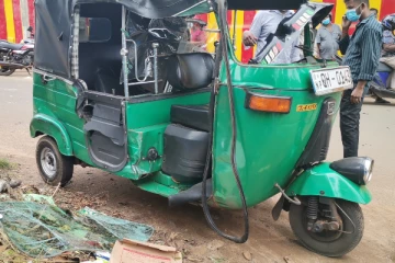 இன்றுகாலை இடம்பெற்ற விபத்து; பூசகர் மருத்துவமனையில்