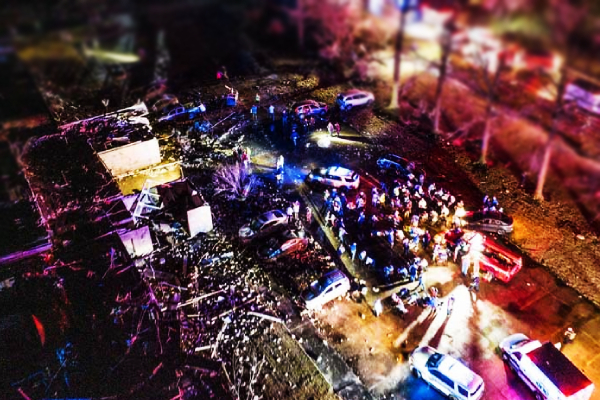 அமெரிக்காவில் சூறாவளி - தரைமட்டமான முதியோர் காப்பகம்! - ஐபிசி தமிழ்