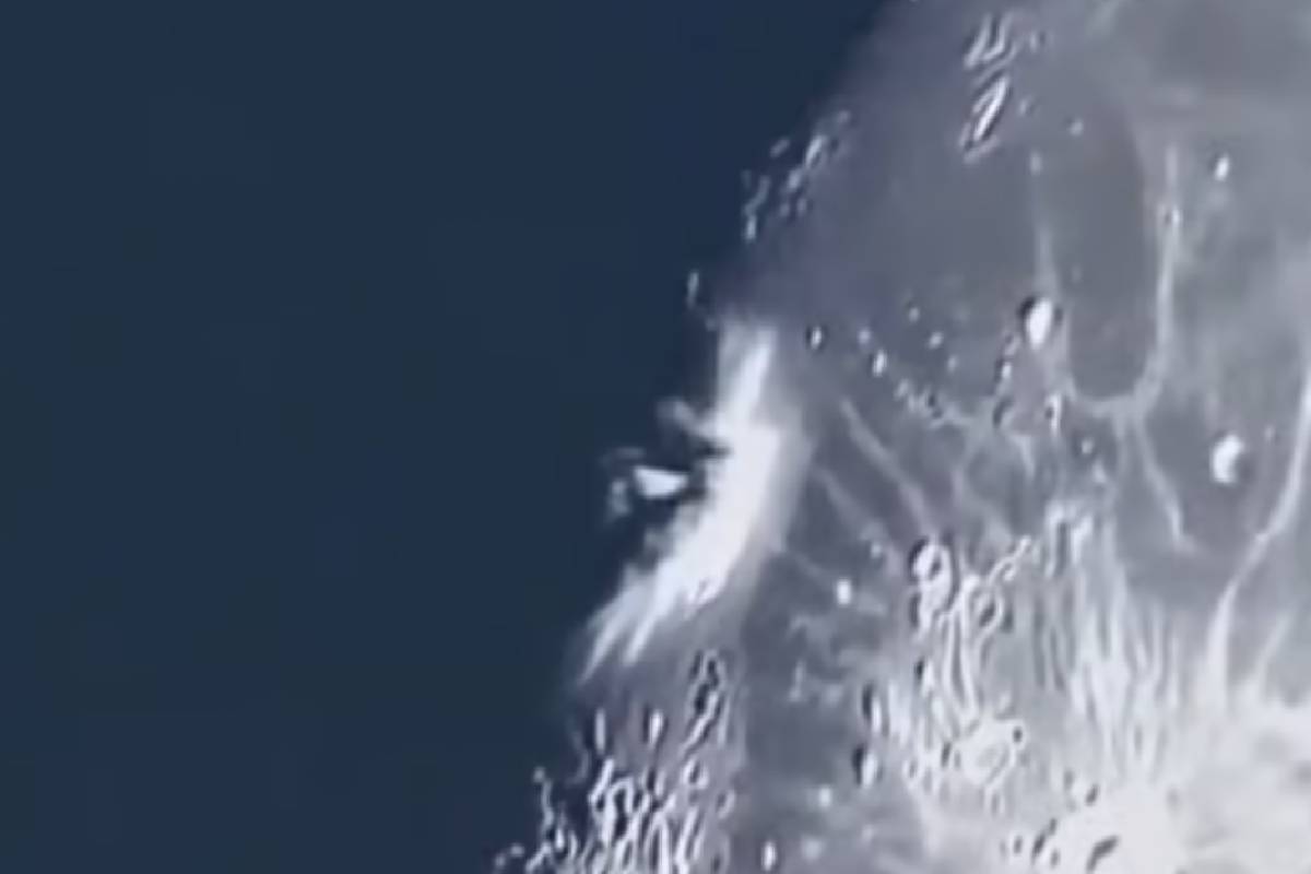 நிலவில் விழுந்து நொறுங்கிய SpaceX ராக்கெட்: 8,690 கி.மீ வேக மோதலால் உருவான புதிய பள்ளம்! | Spacex Rocket Crashes Into Moon Creates New Crater நிலவில் விழுந்து நொறுங்கிய SpaceX ராக்கெட்: 8,690 கி.மீ வேக மோதலால் உருவான புதிய பள்ளம்! | Spacex Rocket Crashes Into Moon Creates New Crater