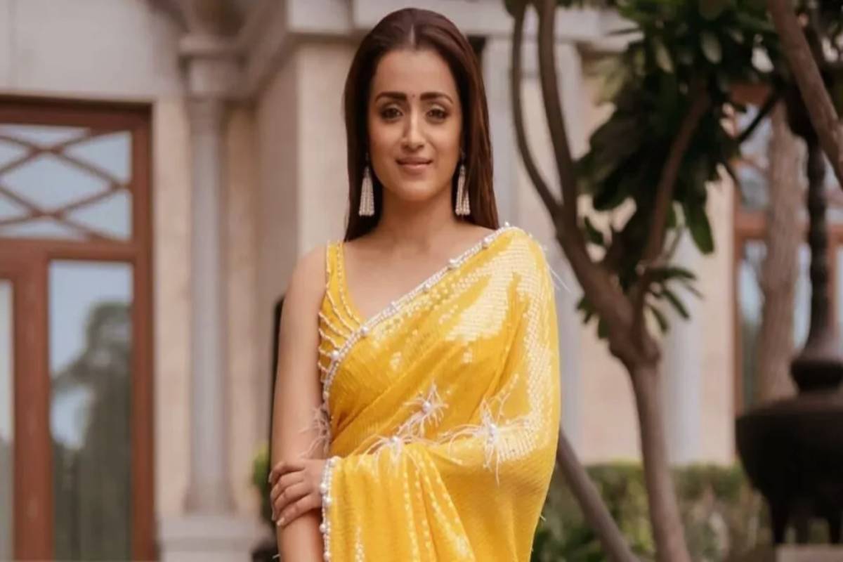 42 வயதில் கட்டழகுடன் த்ரிஷா - 3 வேளை சாப்பாட்டோடு இதையும் குடிப்பாராம் | Trisha Krishnanan Diet Fitness Secret 42 Years Old