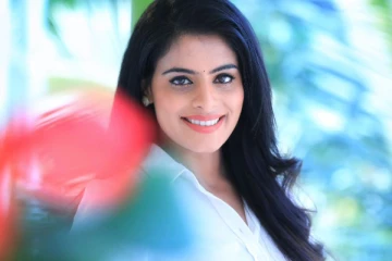 நடிகை சோபிதா தூக்கிட்டு தற்கொலை.. அதிர்ச்சி சம்பவம்