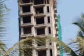 18 மாடிக் கட்டிடத்தில் காத்திருந்த அதிர்ச்சி ; தீவிர விசாரணையில் பொலிஸார்