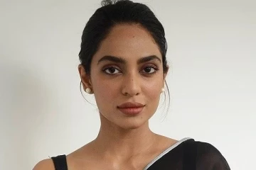 என்னுடைய கணவர் இப்படி தான் இருக்க வேண்டும்!.. நடிகை சோபித்தா ஓபன் டாக்