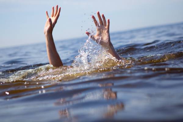 வவுனியாவில் குளத்தில் நீராடச் சென்ற மாணவனுக்கு நேர்ந்த கதி | Student Dies After Drowning In Vavuniya