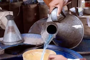 மண்ணெண்ணெய் வழங்கி நாட்டை துணைபுரியும் சீனா!