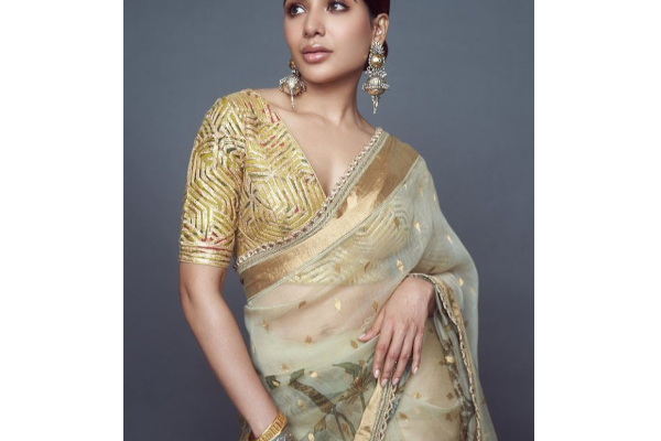 பேரழகில் சமந்தா.. அவர் அணிந்திருந்த ஆடையின் விலை மட்டும் இத்தனை லட்சமா? | Samantha New Look Goes Viral