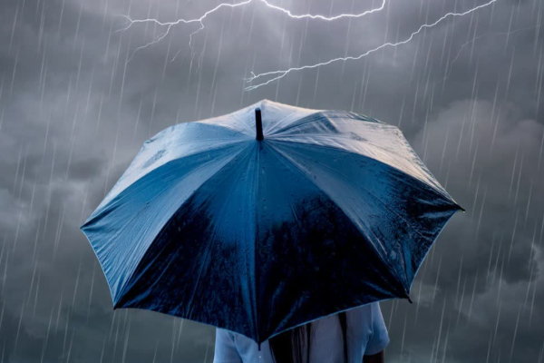 இலங்கைக்கு கிழக்கே தளம்பல் நிலை ; வடக்கு, கிழக்கு வானிலையில் திடீர் மாற்றம் | Atmospheric Disturbance Located East Of Sri Lanka