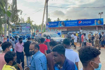 ஐந்து வாகனங்களை மோதித் தள்ளிய பேருந்து - சாரதி தப்பி ஓட்டம்