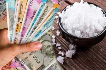 டம்ளர் நீரில் சிறிது உப்பு: கஷ்டம் நீங்கி வீட்டில் மூட்டை மூட்டையாக பணம் கொட்டும்