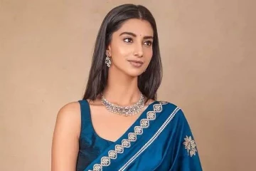 விஜய் பட நடிகை மீனாட்சி சவுத்ரியின் அழகிய லேட்டஸ்ட் ஸ்டில்கள்