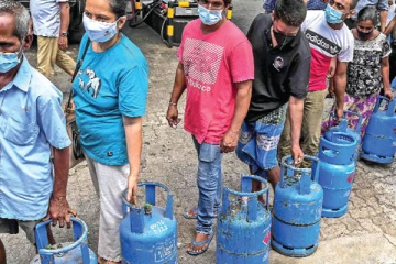 நாடளாவிய ரீதியில் தட்டுப்பாடு ; தம்பதிகளின் மோசடி !