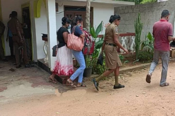 வவுனியாவில் விபச்சார விடுதி அதிரடி முற்றுகை... இரு பெண்கள் உட்பட நால்வர் கைது!