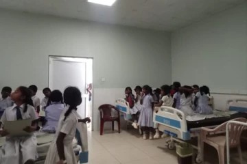 திடீரென வைத்தியசாலையில் அனுமதிக்கப்பட்ட 26 மாணவர்கள் !