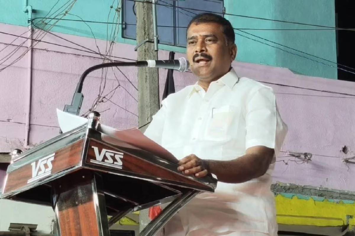 சட்டமன்றத்தை பூட்டும்போது எலும்பு இருக்காது - முதல்வருக்கு மிரட்டல் விடுத்த திமுக எம்.எல்.ஏ கைது | Dmk Mla Markandeyan Arrested For Hate Speech Cm சட்டமன்றத்தை பூட்டும்போது எலும்பு இருக்காது - முதல்வருக்கு மிரட்டல் விடுத்த திமுக எம்.எல்.ஏ கைது | Dmk Mla Markandeyan Arrested For Hate Speech Cm