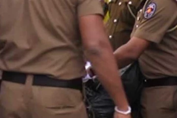 யாழில் இரு பொலிஸ் அதிகாரிகளுக்கு இடமாற்றம்