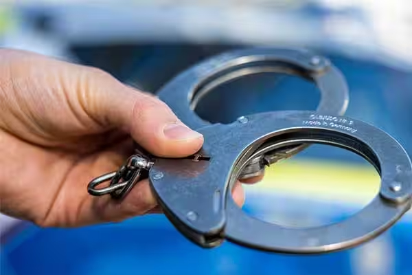 29 பிள்ளைகளுக்கு போலி ஆவணங்கள் ; சிக்கிய கிராம அதிகாரி | Village Officer Caught With Fake Certificate