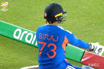 சிராஜ் ஜெர்சியுடன் களமிறங்கிய அபிஷேக்- தொடர்ந்து 3-வது முறையாக டக் அவுட்