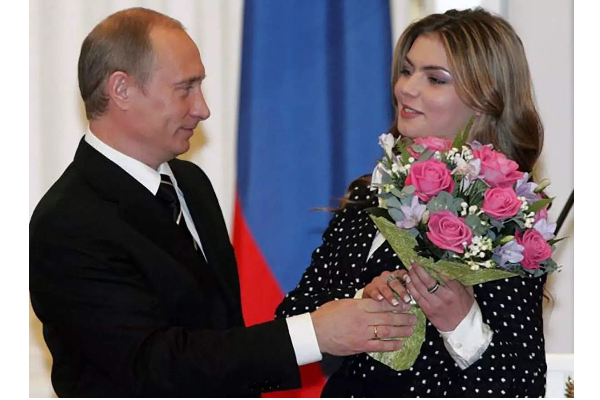 சுவிட்சர்லாந்தில் ஒலிந்திருக்கும் புதினின் ரகசிய காதலியை நாடு கடத்த வலுக்கும் ஆதரவு | Protest Against Putin Mistress In Swiss Urges