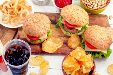 Fast Food உணவுகள் உங்கள் உடலை எப்படியெல்லாம் பாதிக்கிறது தெரியுமா? பகீர் உண்மை