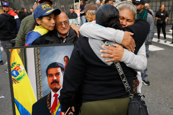 கைவிலங்குடன் அமெரிக்க தளத்தில் கால்பதித்த மதுரோ | Maduro Sets Foot On American Soil In Handcuffs