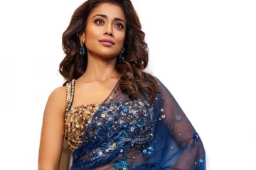 ட்ரான்ஸ்பரென்ட் சேலையில் ஸ்ரேயா சரண்.. கிளாமர் ஸ்டில்கள்