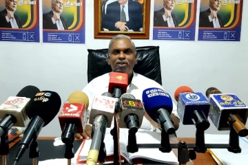 ஜனாதிபதியை ஆதரிப்பதாக காலைவாரிய முன்னாள் கிழக்கு மாகாண ஆளுநர்: எழுந்துள்ள குற்றச்சாட்டு