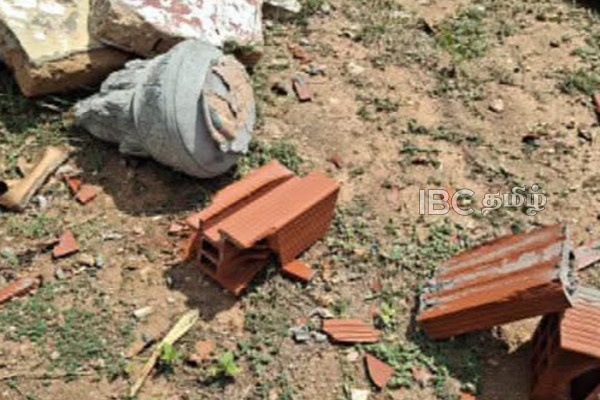 செம்மணியில் அடித்து நொருக்கப்பட்ட அணையா விளக்கு தூபி | The Chemmani Has Been Damaged