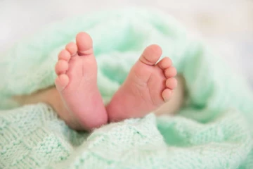 மயக்க மருந்தால் உயிரிழந்த இரு வயது குழந்தை