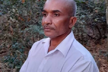 கொடூரமாக வெட்டிக்கொல்லப்பட்ட  கிராம சேவகர்; அதிர்ச்சியை ஏற்படுத்திய சம்பவம்