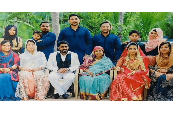 அஹமது குட்டிக்கு பிறந்த 6 பெண் குழந்தைகளும் மருத்துவரான சுவாரஷ்யம்! ஒர் தந்தையின் கனவு நினைவானது எப்படி? | Six Daughters All Doctors Kozhikode Ahmed Kutty