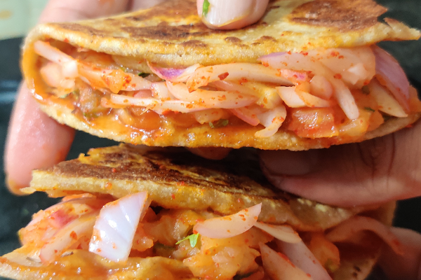 சப்பாத்தி மீந்து விட்டதா? இனி சுவையான சாண்ட்விச் செய்யலாம்! | Roti Sandwich