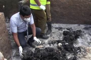 கிளிநொச்சியில் தீயில் கருகி உயிரிழந்த தாய் மற்றும் மகள் ;  திடீர் திருப்பம்!