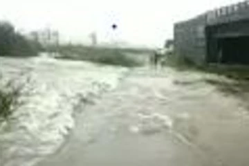 உபரிநீர் திறப்பால் நீரில் மூழ்கிய 4 தரைப்பாலங்கள் - தவிக்கும் மக்கள்