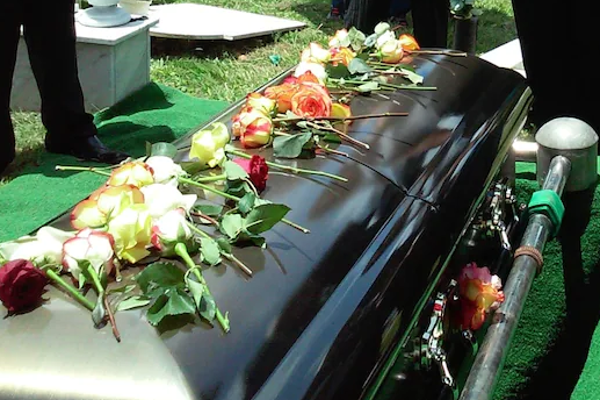 பொலிஸ் நிலையம் சென்ற சடலத்தால் பொலிஸார் அதிர்ச்சி! | The Body Was Taken To The Police Station