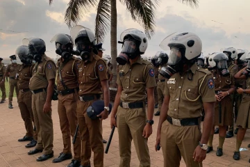 கொழும்பில் முற்றுகைப் போராட்டம்! ஊரடங்குச் சட்டம் பிறப்பிக்கும் சாத்தியம்