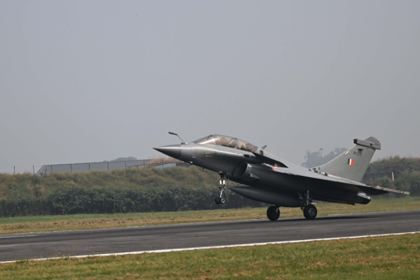 போர் விமானத்தில் பறந்த இந்திய ஜனாதிபதி திரௌபதி முர்மு | Indian President Droupadi Murmu Flew Fighter Jet