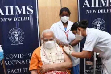 கொரோனா 2-வது தடுப்பூசி டோஸை பிரதமர் மோடி செலுத்திக் கொண்டார்