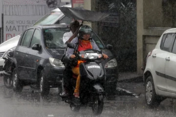 தமிழகத்தில் இன்று 18 மாவட்டங்களில் வெளுக்கப்போகும் கனமழை- வானிலை மையம்